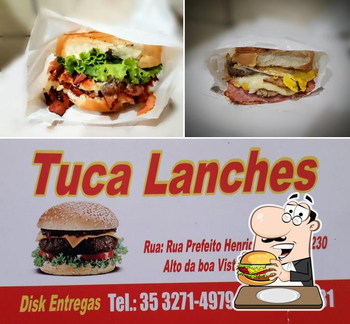 Peça um hambúrguer no Tuca Lanches