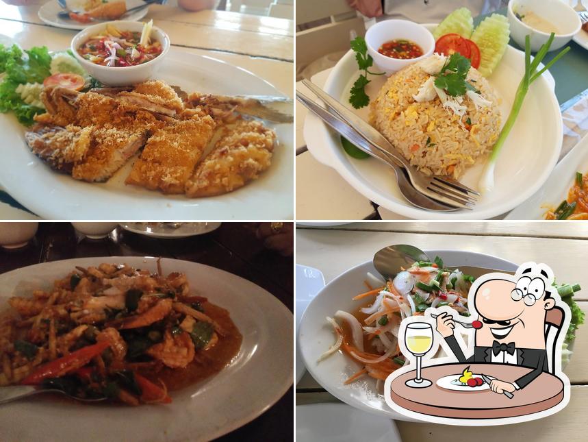 Khin Lom Chom Sa Phan restaurant, Bangkok - Restaurant menu and reviews