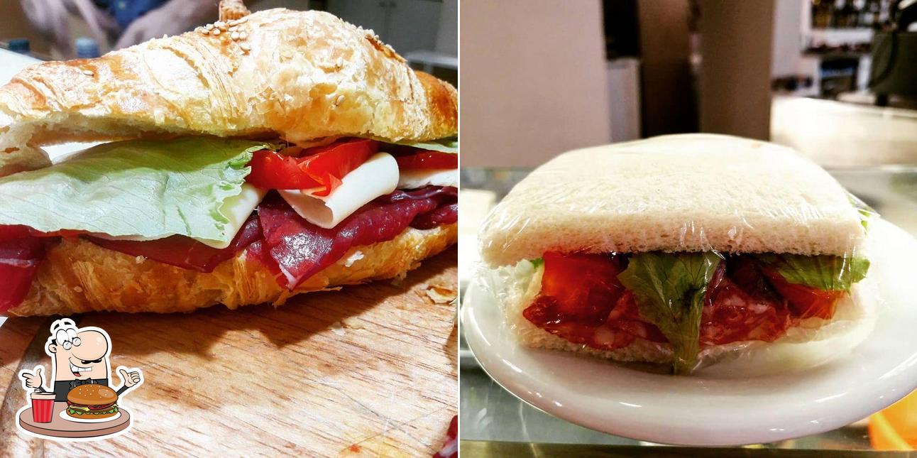 Prova un hamburger a Voga Cafè