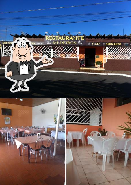 Entre diversos coisas, interior e exterior podem ser encontrados no Restaurante Medeiros