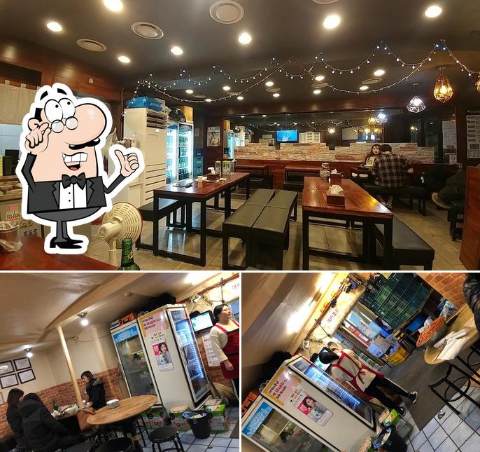 Changsindong spicy pork feet restaurant, Seoul, Imun 1(il)dong