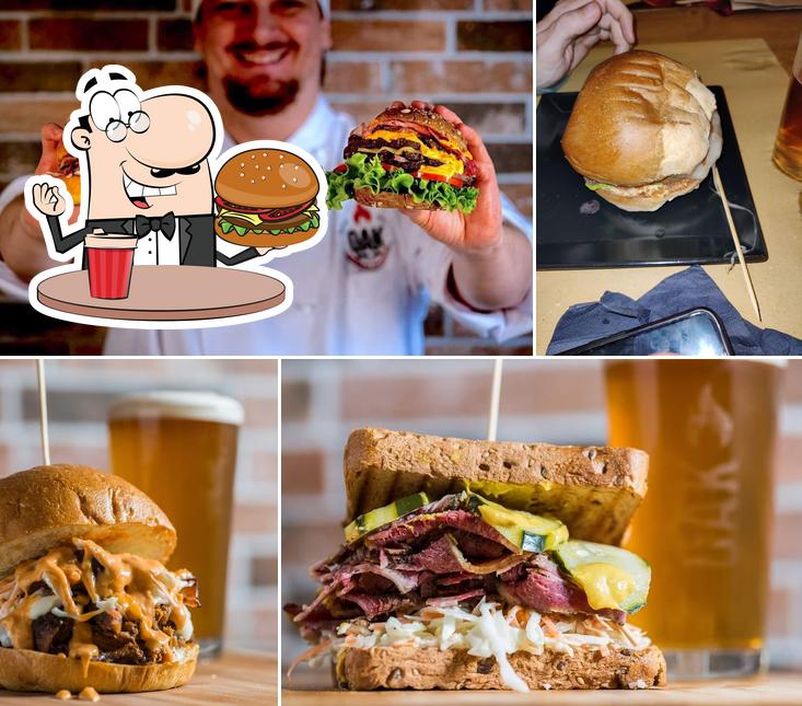 Gli hamburger di OAK - Beer&AmericanBBQ potranno incontrare i gusti di molti