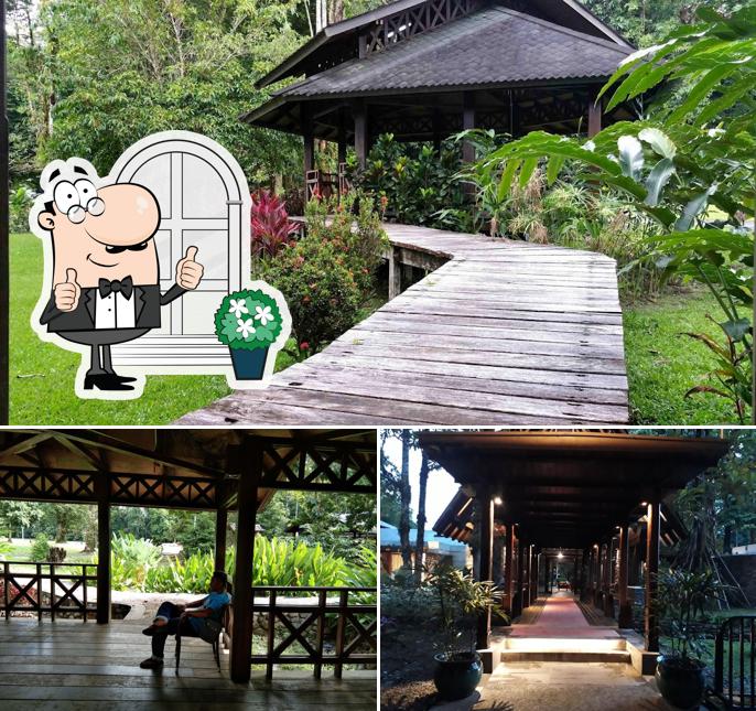 You can get some fresh air at the outside area of Rimba Papua Golf Restaurant & Bar