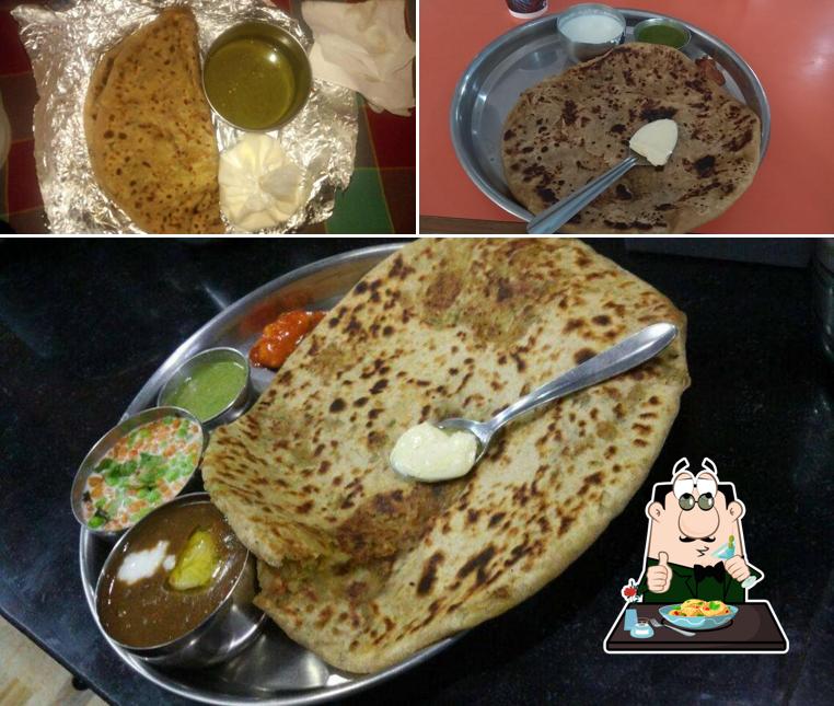 Food at Kakke Da Paratha