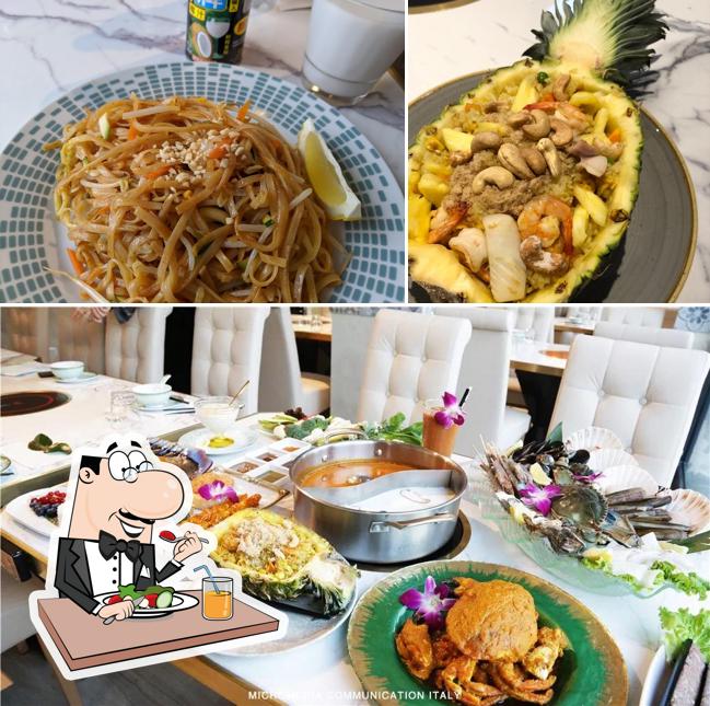 La foto di cibo e interni da Elephant Thai All You Can Eat