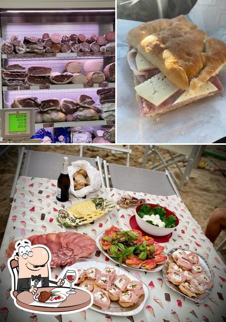 Prenditi i un pasto a base di carne a Salumi E Formaggi