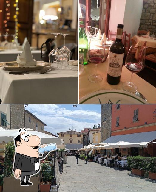 La bevanda e interni del ristorante