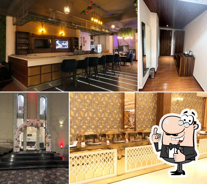 Flavour Zone Courtyard Restaurant, Hotel & Banquet