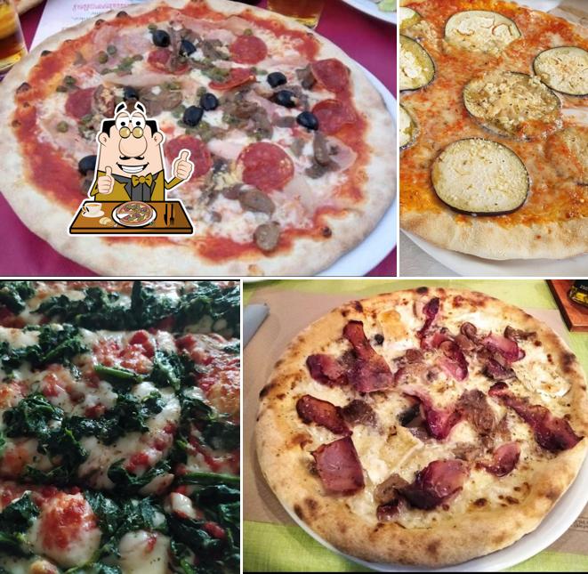 Scegli una pizza a Pizzeria Cantuccio