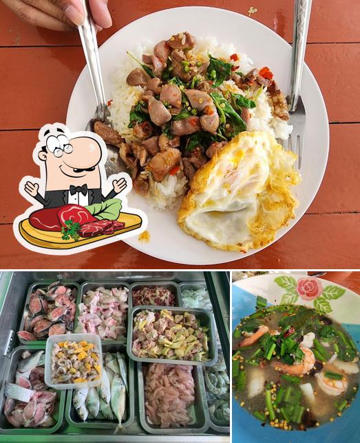 Попробуйте блюда из мяса в "Tee super krapao Basil South Pattaya"