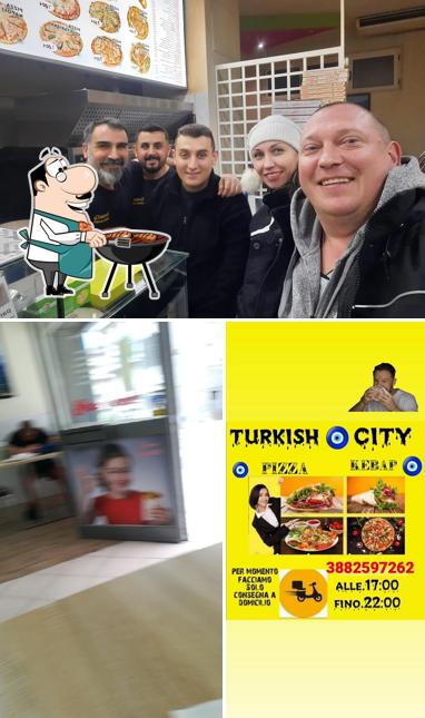 Guarda la foto di Turkish City pizza kebap