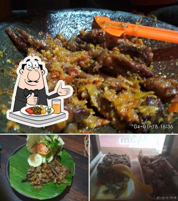 Food at Warung Penyet (EMPERAN)