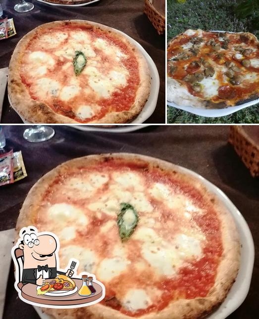 Prenditi una pizza a Ristorante-Pizzeria Il Vulcano dal Marpione