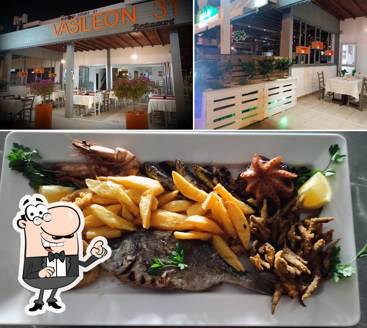 Parmi les différentes choses de la intérieur et la frites, une personne peut trouver sur "Vasileon 31" Taverna - Cyprus Restaurant