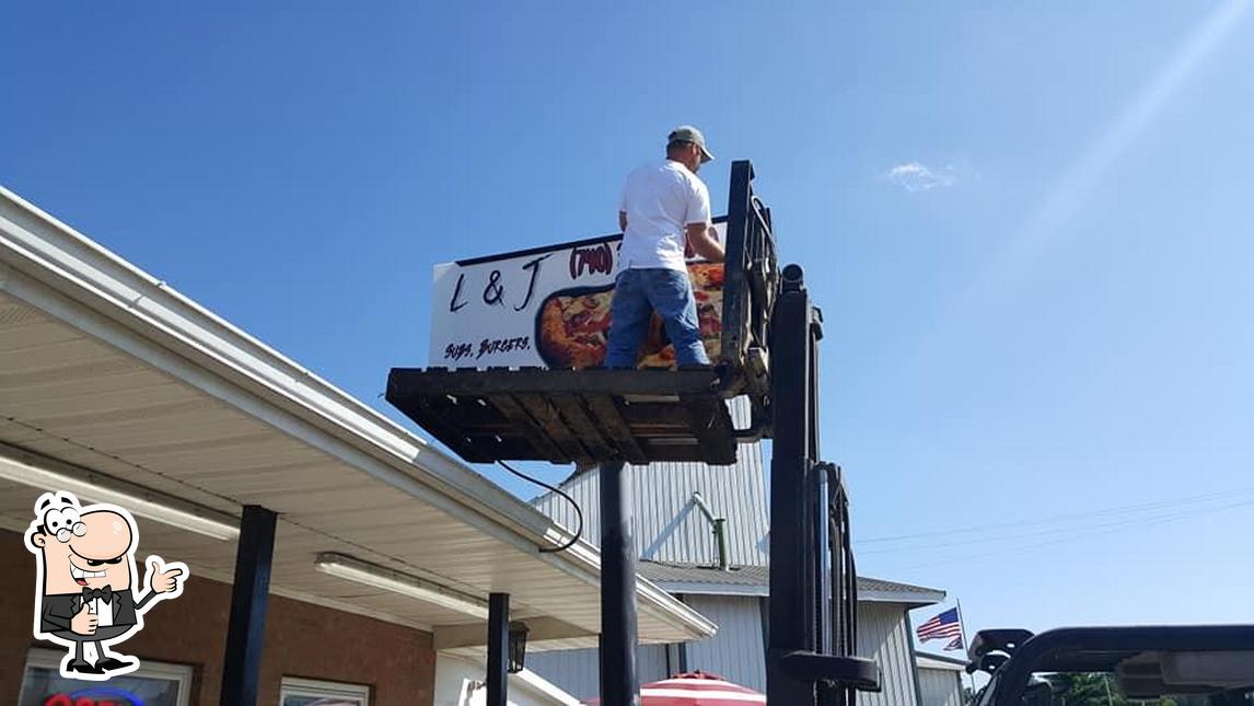 L & J's Ice Cream & Pizza in Laurelville Restaurant reviews