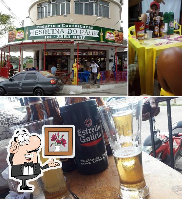 Entre diferentes coisas, interior e cerveja podem ser encontrados no Esquina Do Pão