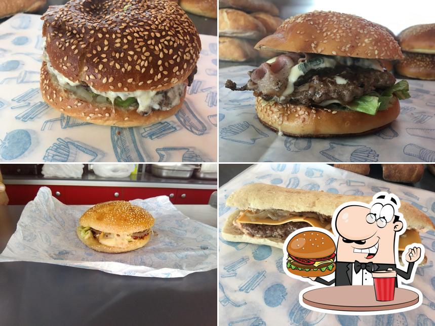 Commandez un hamburger à Le Toboss Burger