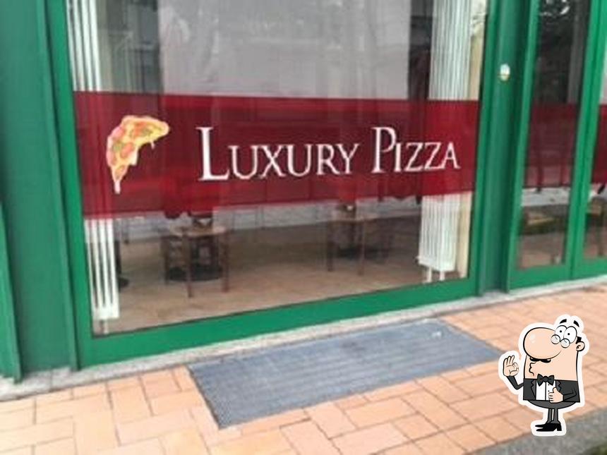 Regarder cette image de Luxury Pizza