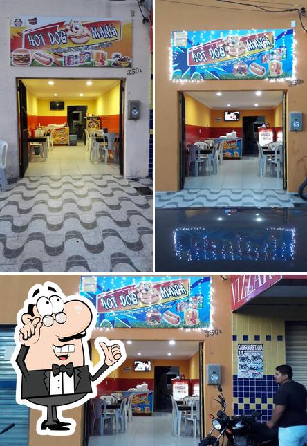 O interior do Hot Dog Mania