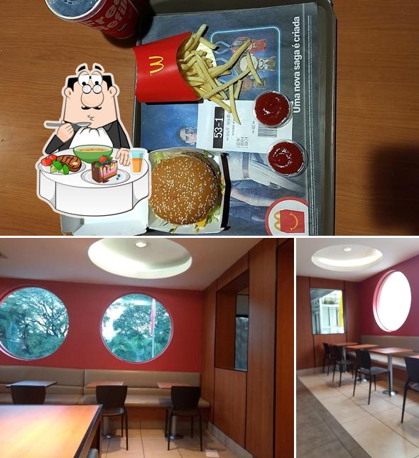 Dê uma olhada a foto ilustrando mesa de jantar e comida no McDonald's