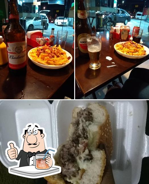 Entre diversos coisas, bebida e sobremesa podem ser encontrados no Hamburgueria Golden Burguer
