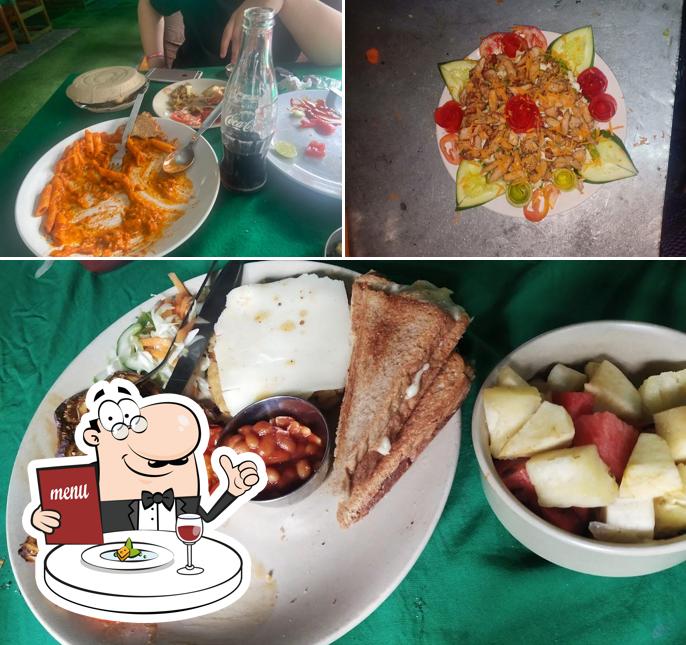 Food at Mama Cafe'