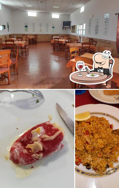 Entre la variedad de cosas que hay en Restaurante El Pansat también tienes comida y interior