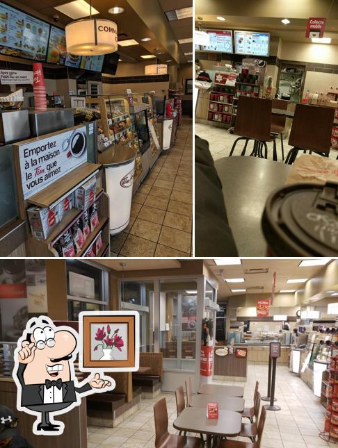 L'intérieur de Tim Hortons