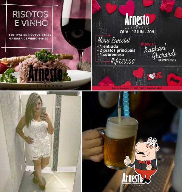 É agradável tomar uma taça de vinho no Arnesto Gastrobar