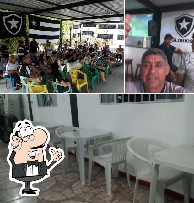 O interior do Bar Juntos & Misturados