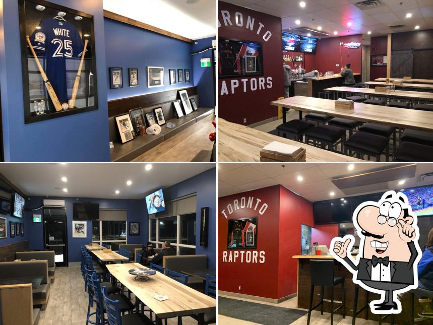 L'intérieur de Gianni’s Pizza & Wings Sports Bar