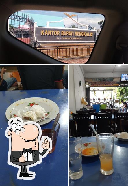 Vea esta foto de Rumah Makan & Restoran Kota Terubuk