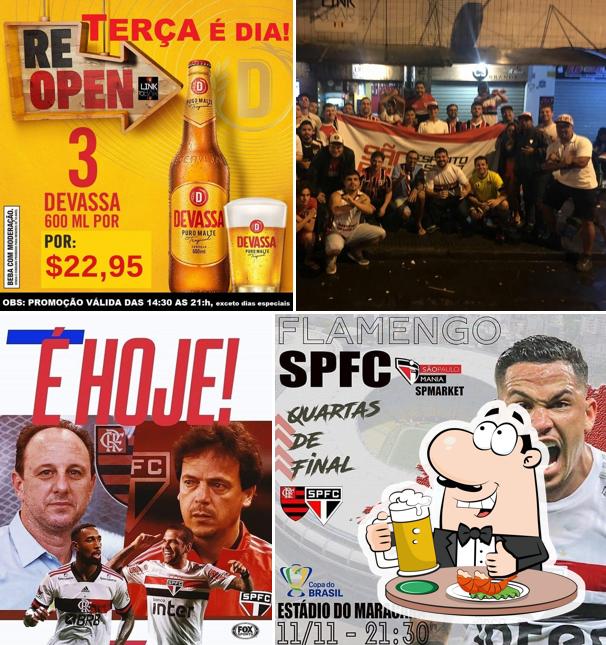 Peça um copo de cerveja leve ou escura