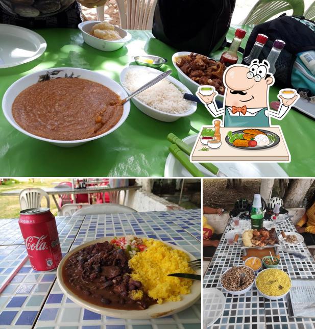 Entre diversos coisas, comida e bebida podem ser encontrados no Restaurante Recanto do Paraíso - Aldeia PE (Banho de Rio em Aldeia)