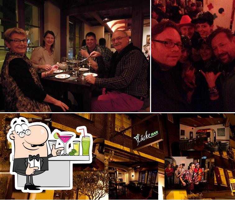 Tra le diverse cose da Fläcke Restaurant, Bar si possono trovare la bancone da bar e cibo
