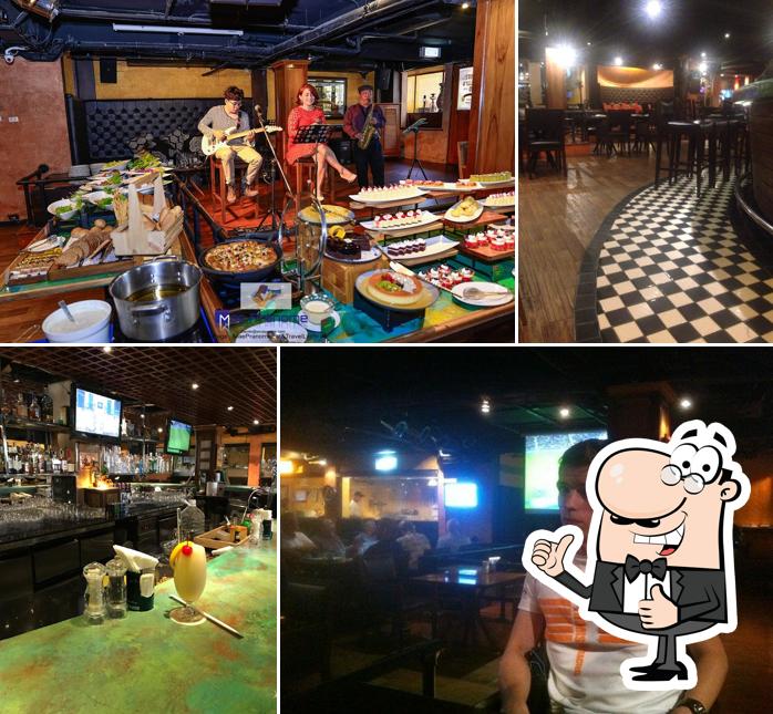 Dicey Reilly's Bar & Restaurant, Pattaya City Restaurant menu and reviews