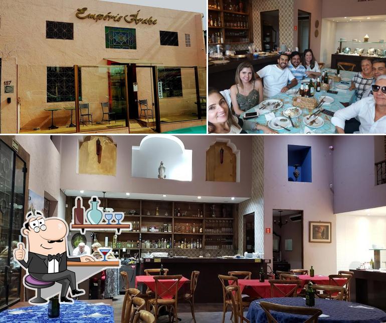 O interior do Empório Árabe - cozinha sírio-libanesa
