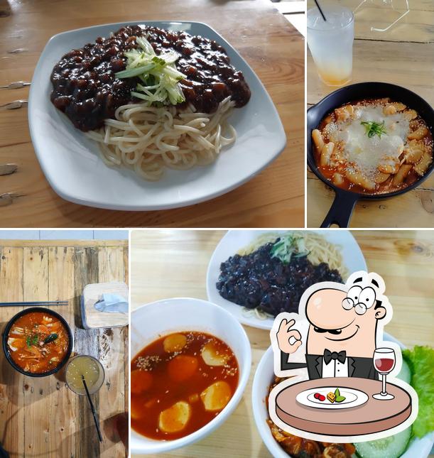 Meals at Mr. Lee Korean Food