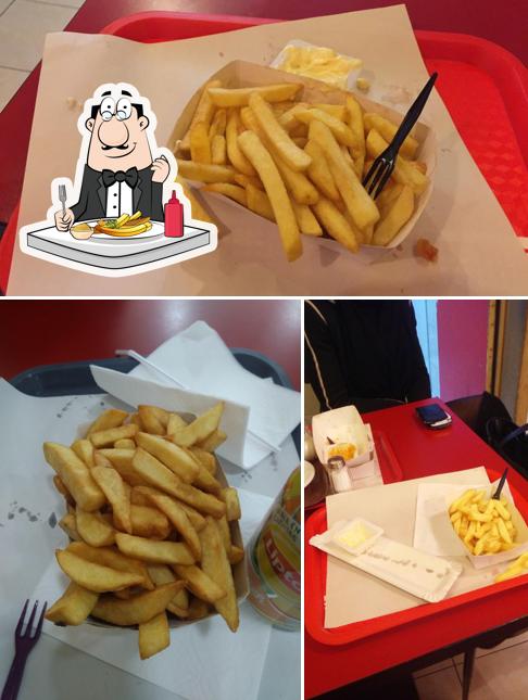 Essayez des pommes frites à Snack Family