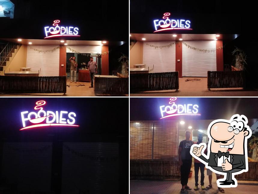 Look at the pic of Foodies