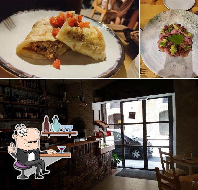 Tra le varie cose da Pot Cucina & Bottega si possono trovare la interni e cibo