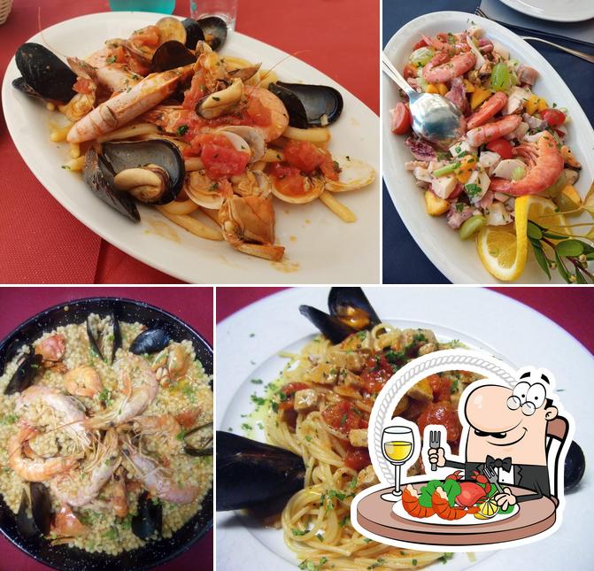 Sa Merenda propone un'ampia gamma di prodotti di cucina di mare