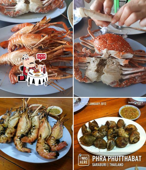 Get seafood at ก.กุ้งเผา