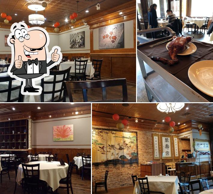 Jade Court Chinese Cuisine, 626 S Racine Ave in Chicago Restaurant