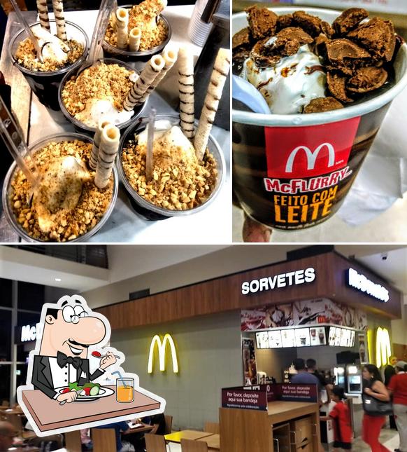 A foto da comida e interior no McDonalds Shopping Partage