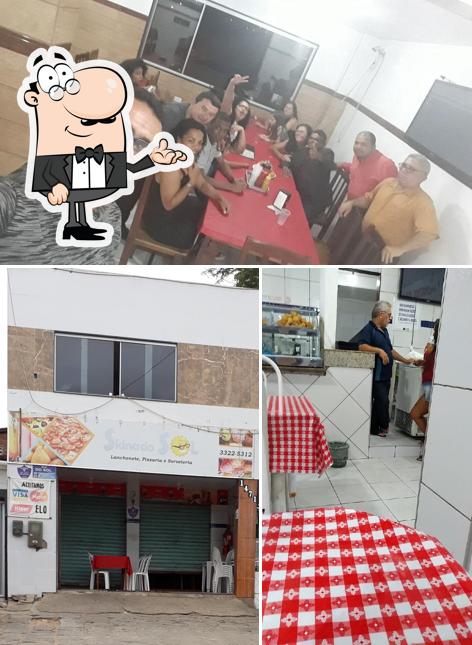 O Skina Do Sol Lanches- Zezinho se destaca pelo interior e mesa de jantar