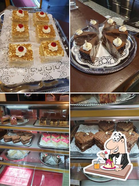Cafe Sailer bietet eine Mehrzahl von Süßspeisen