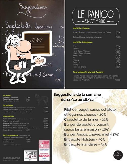 Essayez les plats du jour affichés sur le tableau