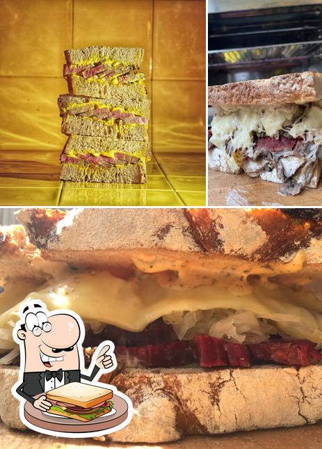 Pick a sandwich at Day Dream Deli Fahrenheitstraat