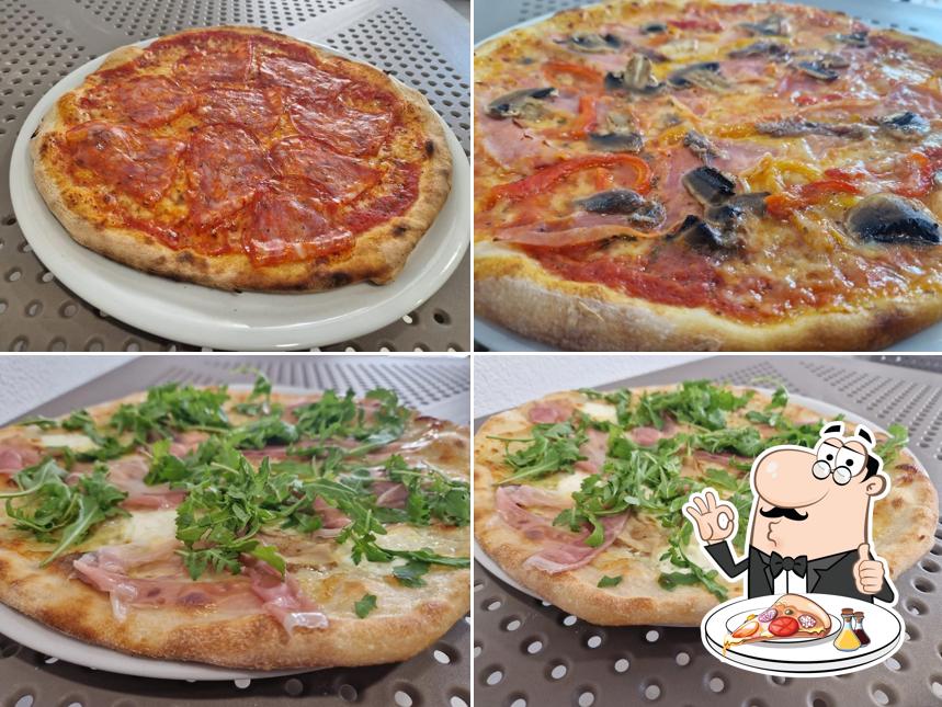 Scegli una pizza a Ristorante e Pizzeria Emirosa